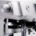 Breville-Oracle-Touch-BES990-Detail-01_18a87a19-09ce-4c97-837d-472684da3c58