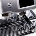 Breville-Oracle-Touch-BES990-Detail-03_e81d98df-22f7-42b5-b087-0b8d52cdf049